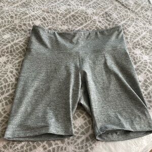 💐 Old Navy Active Shorts 💐